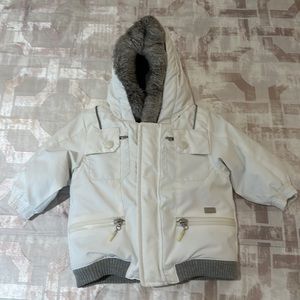 Dior baby white snow jacket in excellent condition never been used size 6M